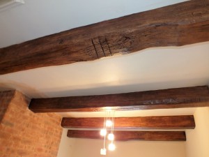 Medium oak replica beams